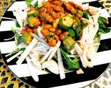 おくら納豆の玉ねぎチキン水菜サラダ作り方2写真