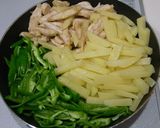 鶏むね肉とじゃが芋のテリヤキマヨ炒め作り方5写真