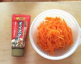 オイスターソースでコクうま☆人参きんぴら作り方1写真