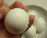 糸で簡単♪　ギザギザゆで卵作り方2写真
