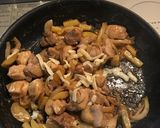 ☆鶏肉ピーマンじゃがいもの焼肉マヨ炒め☆作り方3写真