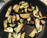 なすと鶏肉じゃがいも青じそのとろうま炒め作り方3写真