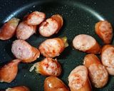ウインナーとズッキーニの皮で簡単炒め☆作り方2写真