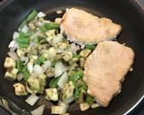 ワンフライパン♬かじきソテー夏野菜ソース作り方3写真