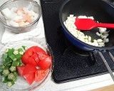 シーフードとオクラとトマトのスープ作り方2写真