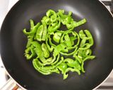 夏☆無限ピーマン！カレーチーズ炒め。作り方3写真