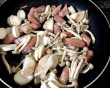 お弁当にも！きのこときゅうりの卵炒め作り方1写真