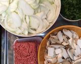 豚ひき肉とエリンギの大葉梅肉炒め作り方1写真