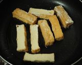 シンプル材料☆厚揚げの黒胡椒炒め黒酢あん作り方3写真
