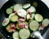 ズッキーニとベーコンのチーズ焼き作り方1写真