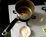 ナツメグが決め手。掛けるベシャメルソース作り方1写真