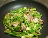 本格四川料理！青・赤唐辛子の豚バラ炒め作り方4写真