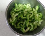 ゴーヤとハムとしめじの卵炒め作り方1写真