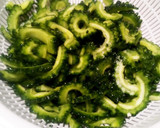ゴーヤと鯖の水煮・マヨネーズ&寿し酢和え作り方1写真