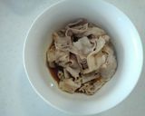 豚バラ肉を本つゆで。作り方7写真