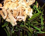 ワラビとお揚げの油炒め♫作り方2写真