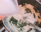 超簡単！ワカメのふわふわ卵の中華スープ作り方3写真