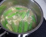 たたきオクラとミニトマトの味噌汁作り方2写真