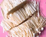鶏そぼろアレンジ☆えのきとバタポン炒め作り方1写真