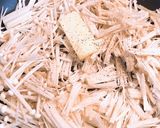 鶏そぼろアレンジ☆えのきとバタポン炒め作り方2写真