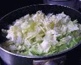 茹できゃべつの生姜うどん作り方1写真