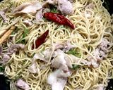 大磯屋の焼きそば麺で豚バラペペロンチーノ作り方5写真