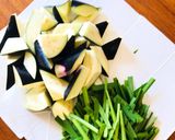簡単おかず☆なすとエビのすりゴマ炒め作り方1写真