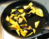 簡単おかず☆なすとエビのすりゴマ炒め作り方3写真