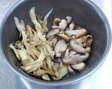 椎茸と舞茸のクリームパスタ作り方1写真