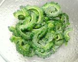 マヨで苦味取り♪麺つゆでゴーヤのお浸し作り方3写真