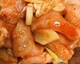 鶏肉のキムチの素＆にんにく蜂蜜の炒めもの作り方1写真
