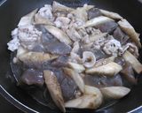 豚とごぼうとこんにゃくの煮物作り方4写真