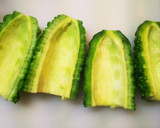 味噌で簡単！豚肉とゴーヤと人参の味噌炒め作り方1写真