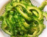 味噌で簡単！豚肉とゴーヤと人参の味噌炒め作り方2写真
