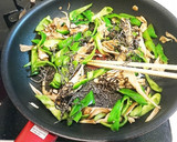 まいたけとピーマンの塩昆布炒め作り方4写真