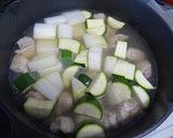 冬瓜とズッキーニーと鶏肉のカレースープ作り方3写真