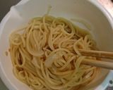 鮭とゆかりの混ぜ混ぜ玉ねぎパスタ作り方5写真