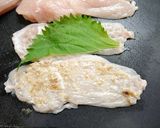 簡単！焼きフライ☆大葉梅マヨの胸肉サンド作り方1写真