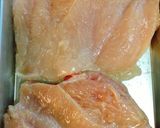 蒸し鶏とオクラの梅しそ和え☆作り方1写真