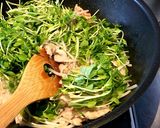 シャキシャキ☆豚バラ肉と豆苗のもやし炒め作り方7写真