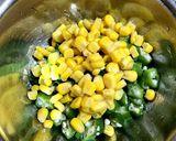 オクラとコーン缶の簡単サラダ和え♪作り方2写真