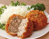 メンチカツで豪華！ポケットサンドイッチ作り方1写真