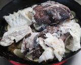 夕食♪経済的♪鯛アラと牛蒡の炊き合わせ作り方1写真