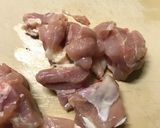 鶏もも肉とキャベツの梅肉つゆ和え作り方1写真