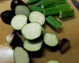 鶏皮と夏野菜の炒め煮作り方1写真