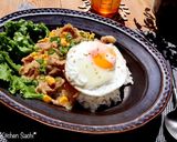 レンジで簡単!豚肉とコーンのソース炒め丼作り方5写真