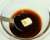 肉と調味料。こってりチキンステーキ!作り方2写真