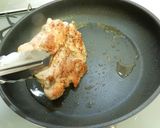 肉と調味料。こってりチキンステーキ!作り方5写真