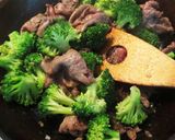 牛肉とブロッコリーのオイスターソース炒め作り方6写真