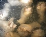 手羽元の梅酒煮作り方1写真